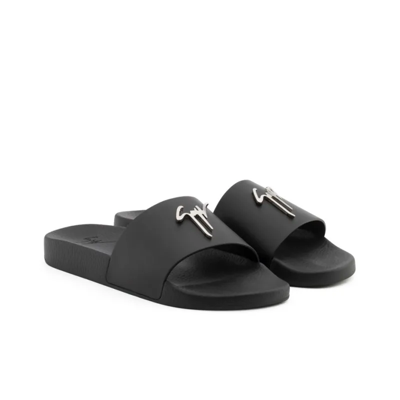 Giuseppe Zanotti Brett Logo Slides-1