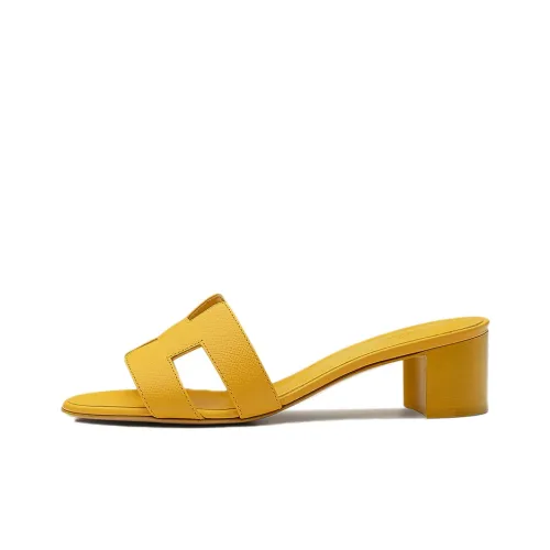 HERMES Oasis Slide Slippers Women's Gravel Yellow