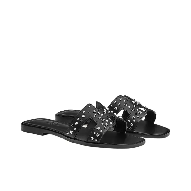 HERMES Oran Sandal Noir Stud Calfskin-2