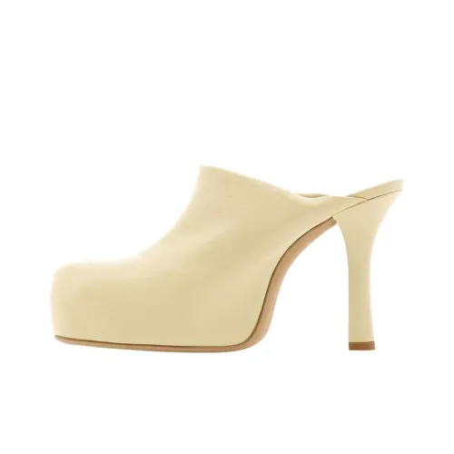 Bottega Veneta The Bold Square Toe Leather Platform Mule Cream Women's