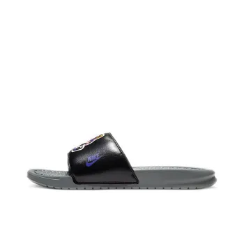 Nike Benassi Jdi Print Slide 'Hiker Cartoon'