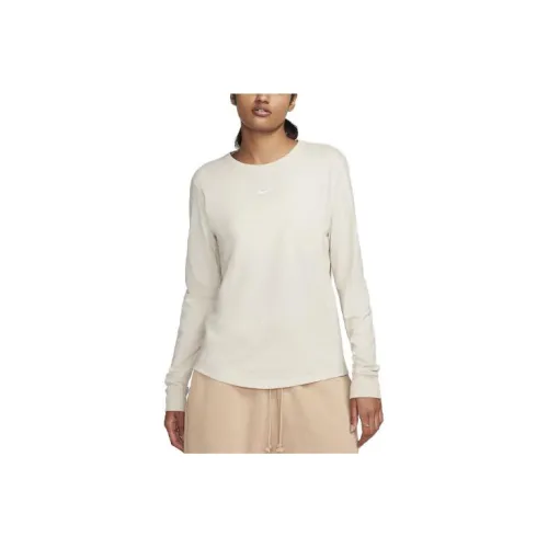 Nike T-Shirts Women's Ivory