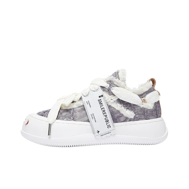 SMILEREPUBLIC Silver Frost Rose Height Increasing Low-Top Canvas Shoes Unisex Gray-0
