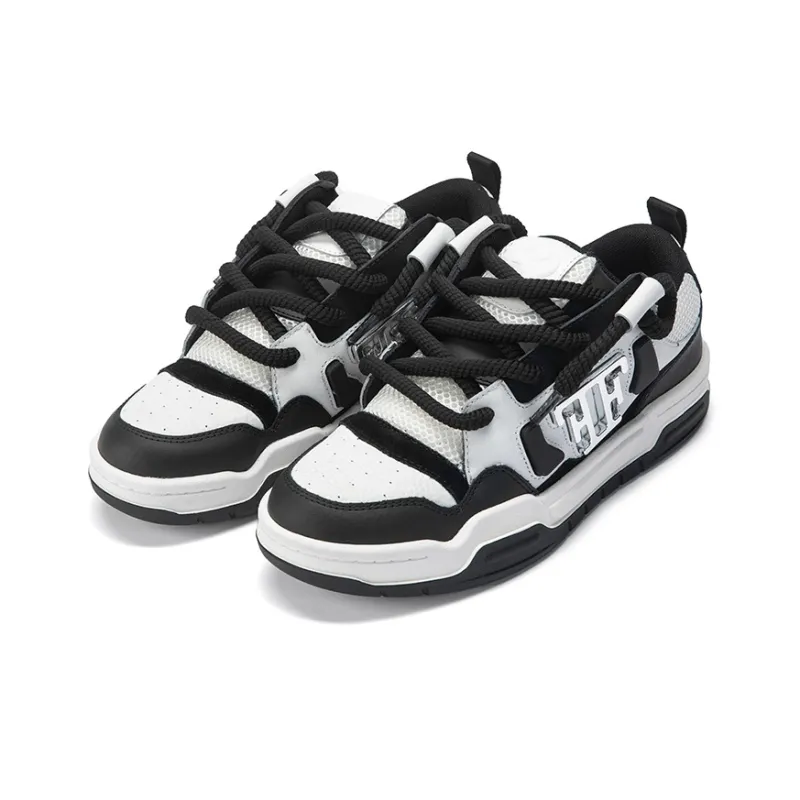 FERNANDA FRANKLIN Flying Fish Series Skateboard Shoes Men Low-Top White-1
