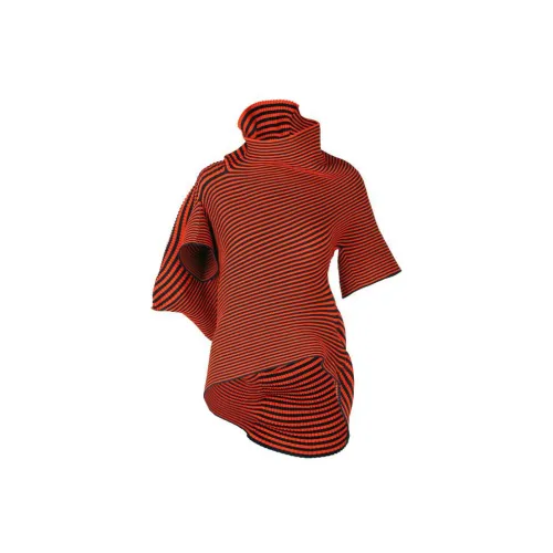 ISSEY MIYAKE T-Shirts Women's Orange