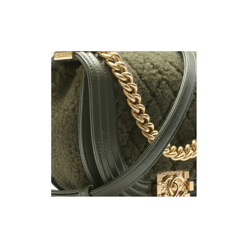 CHANEL Crossbody Bags-3