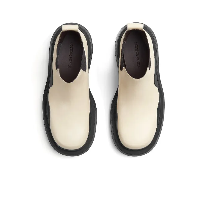 Bottega Veneta Tire Chelsea BV Ankle Length Chelsea Boots Women's White Black-2