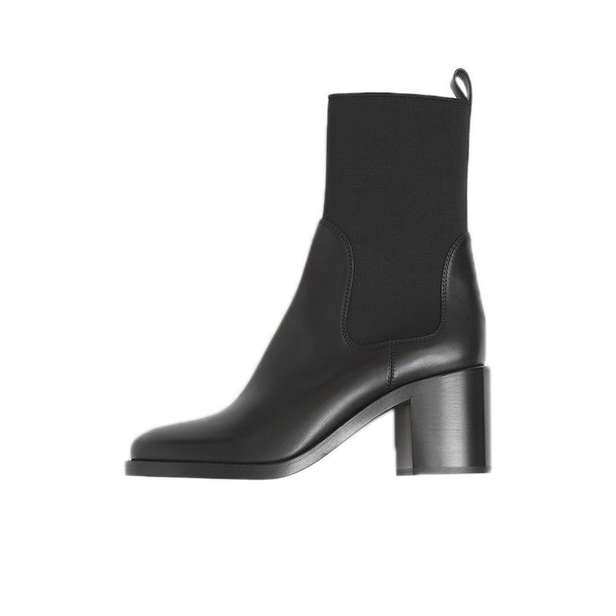 burberry bodysuit Chelsea Boots Women s Black POIZON