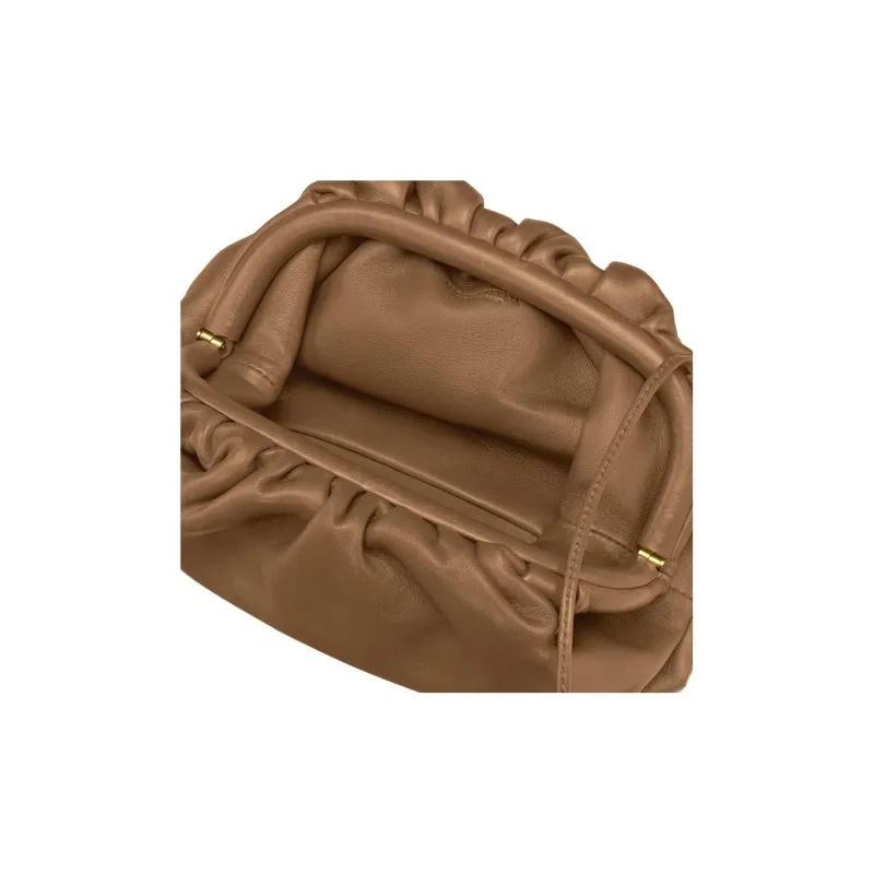 Bottega Veneta The Pouch 20 Butter Calf Camel-2
