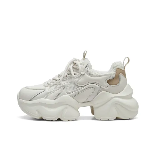 VMe Chunky Sneakers Women's Low-Top Off White