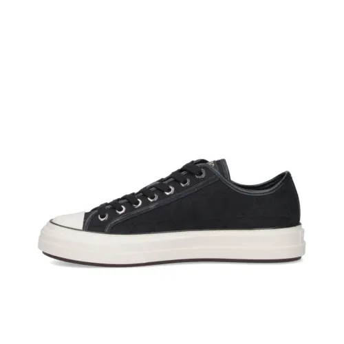 Valentino Garavani Skateboard Shoes Men Low-Top Black