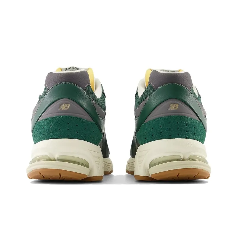 New Balance 2002R Nightwatch Green Vintage Leather-3