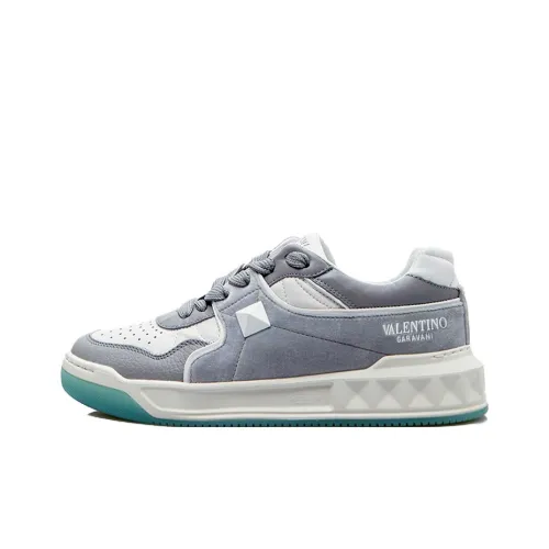 Valentino One Stud Low Top Skateboard Shoes Women's Gray