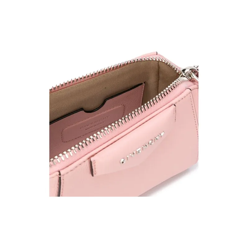 Givenchy Antigona Shoulder Bags-3