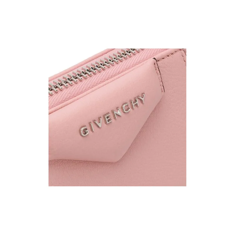 Givenchy Antigona Shoulder Bags-2