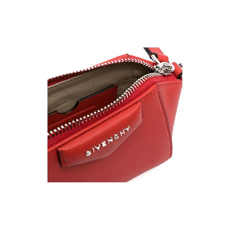 Givenchy Antigona Shoulder Bags-3