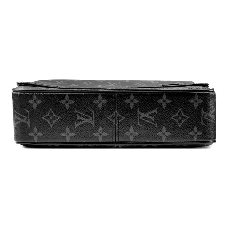 LOUIS VUITTON District Pm Monogram Eclipse-5