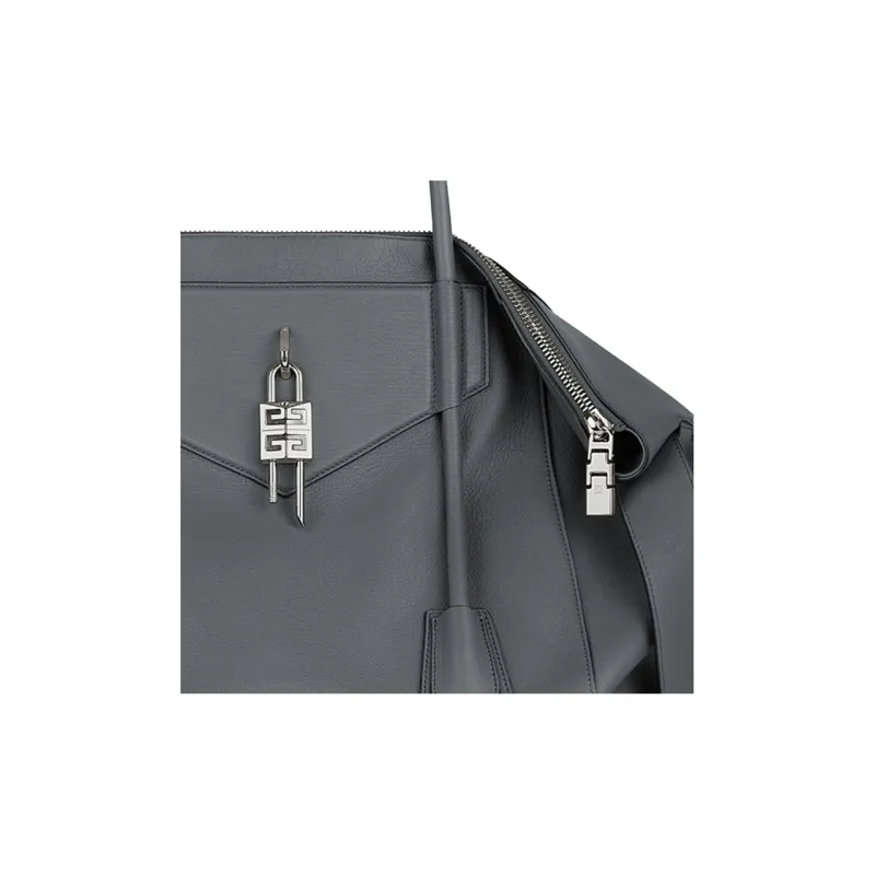 Givenchy Antigona Handbags-4