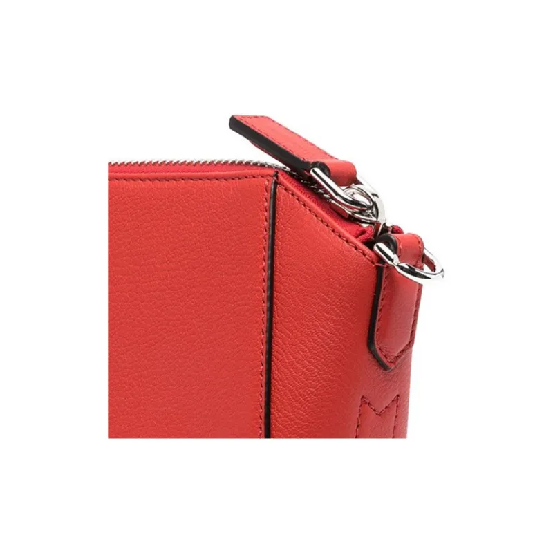 Givenchy Antigona Shoulder Bags-2