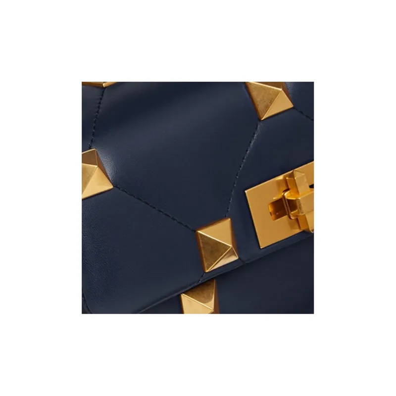 Valentino Roman Stud Shoulder Bags-3