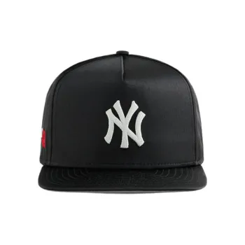 KITH & New Era The New York Yankees Satin 9Forty Snapback