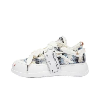 SMILEREPUBLIC ' Starry Sky ' Anti Slip And Wear Resistant Height Increasing Low Top Canvas Shoes Unisex Blue Black