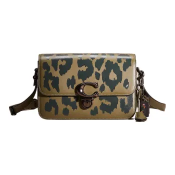 COACH Zip Shoulder Bag Glove Tanning Envelope Bag Shoulder Bag Crossbody Bag Medium Size Women's Army Green