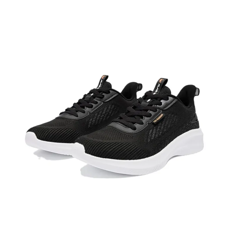 QIAODAN Coverage Slip Resistant Warm Low Top Running Shoes Men's Black-2