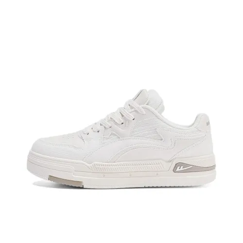 Warrior Cushioning Slip Resistant Support Wear Resistant Low Top Skateboard Shoes Women's Beige