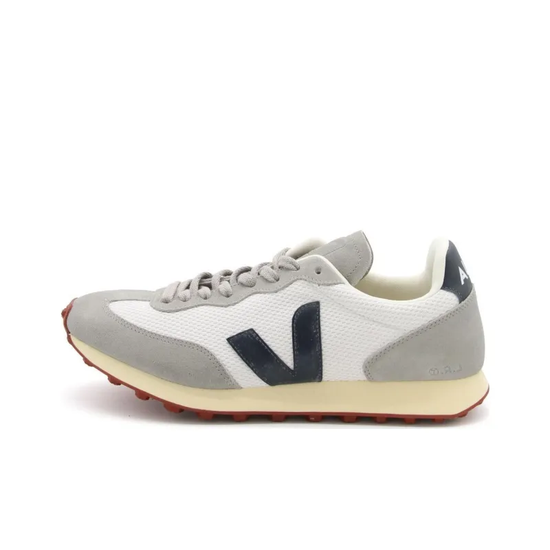 VEJA Logo-patch Low-top Sneakers-0