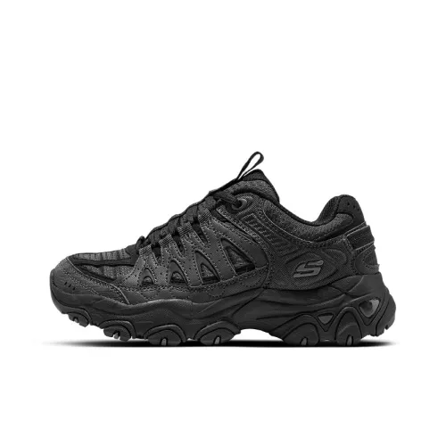 Skechers Hiking / Trekking Shoes Women's Low-Top All Black