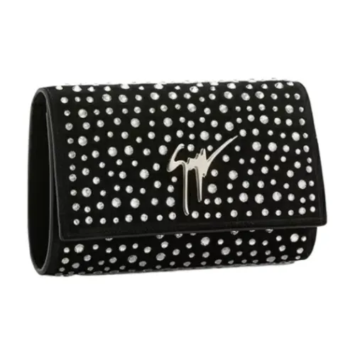 Clutches & Wristlets