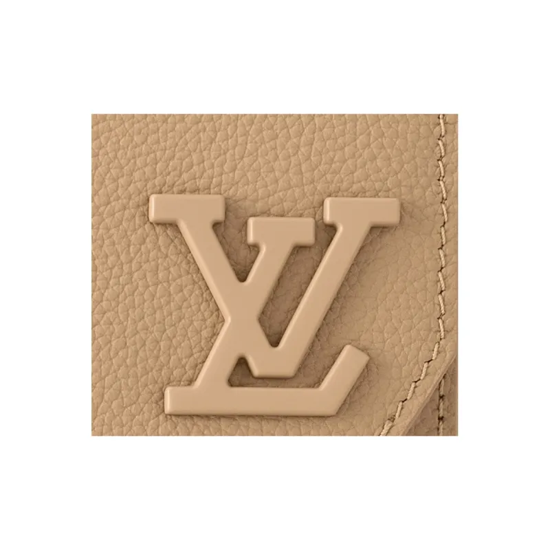 LOUIS VUITTON Pilot Slingbag-4