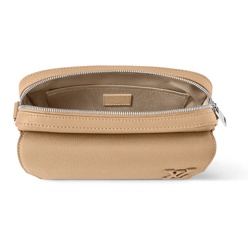 LOUIS VUITTON Fastline Messenger-3
