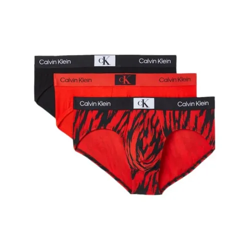 Мужская черная шапка calvin klein
