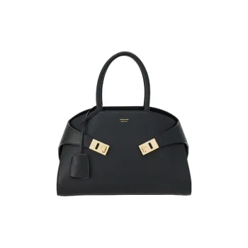 FERRAGAMO Calfskin Shoulder Bag Crossbody Bag Handbag Small Size Women's Black