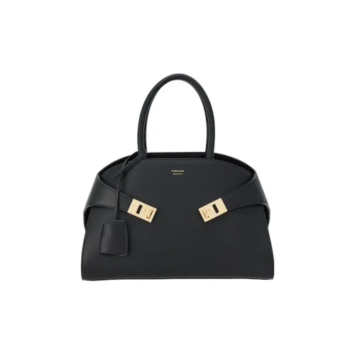FERRAGAMO Calfskin Shoulder Bag Crossbody Bag Handbag Small Size Women's Black