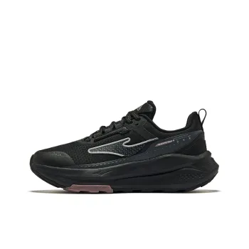 Erke Wild Cushioning Anti Slip Wear Resistant Breathability Low Top Running Shoes Women's Jet Black Bright Silver