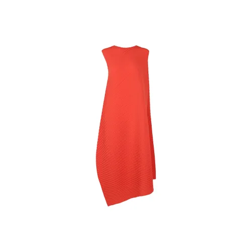 ISSEY MIYAKE Sleeveless Dresses Women's Red