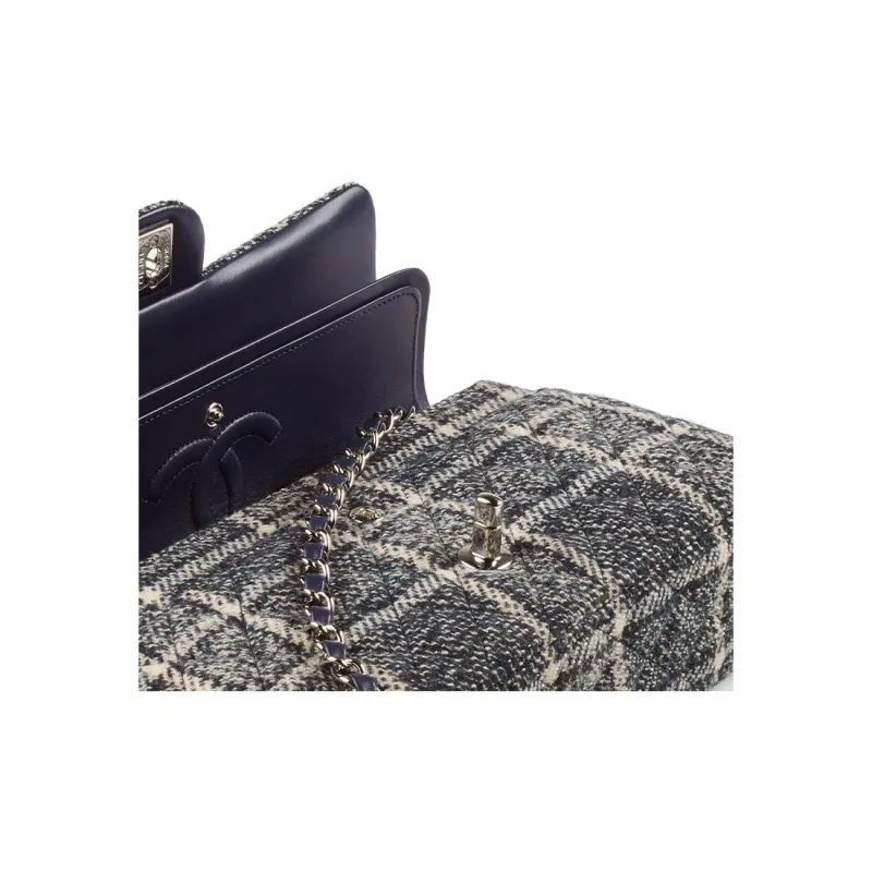 CHANEL Classic Flap CF22A Early Autumn Soft Woolen Handbag, Shoulder Bag, Crossbody Bag Women's Show Style Gray-3
