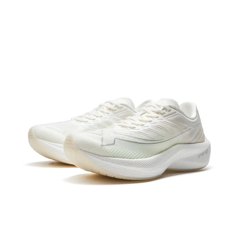 XTEP Integrated Molding Generation 1 Cushioning Wear Resistant Low Top Running Shoes Women's Sail White-4