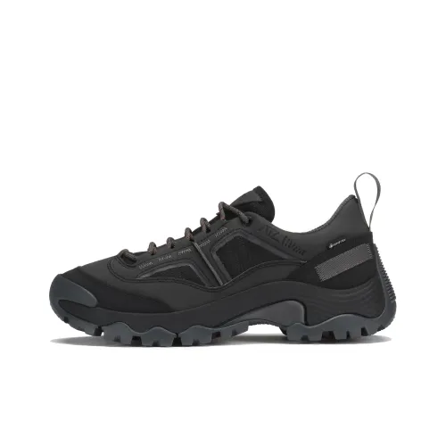 Clarks City Outdoor Collection Anti Slip And Wear Resistant Water Resistant Low Top Casual Shoes Men's Black