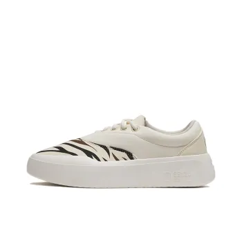 MEDRIA x Senzubean Coverage Warm Slip Resistant Cushioning Wear Resistant Low Top Skateboard Shoes Unisex Zebra Print
