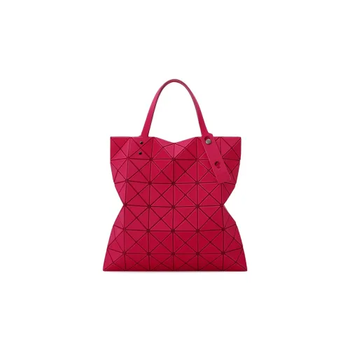 ISSEY MIYAKE Shoulder Bags