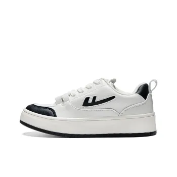 Warrior Warrior Students' White Sneakers Durable Lightweight And Breathable Low Top Skateboard Shoes Women's Black