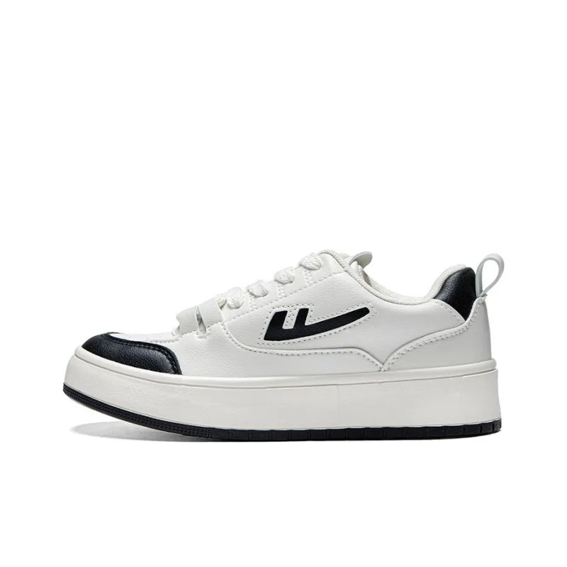 Warrior Warrior Students' White Sneakers Durable Lightweight And Breathable Low Top Skateboard Shoes Women's Black-0
