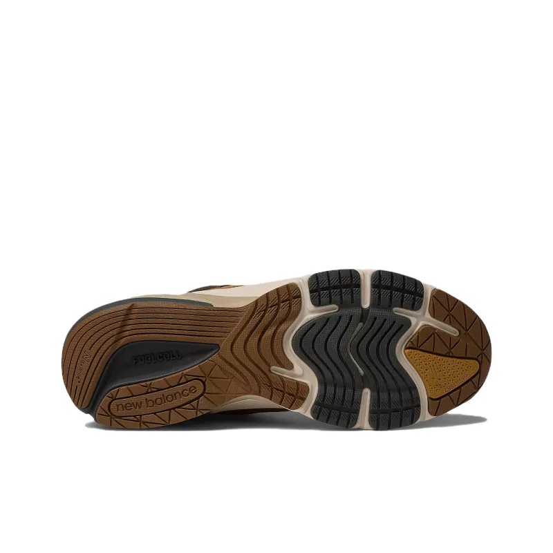 New Balance 990v6 Carhartt Wip Sculpture Center-5