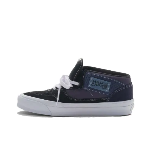 18 Vans Old Skool Sneakers met plateauzool en zomerse bladprint in wit