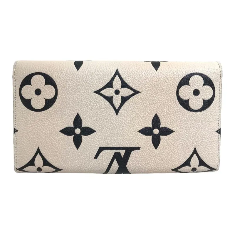 LOUIS VUITTON Crafty Sarah Wallet 16 Card Slot Cream-1