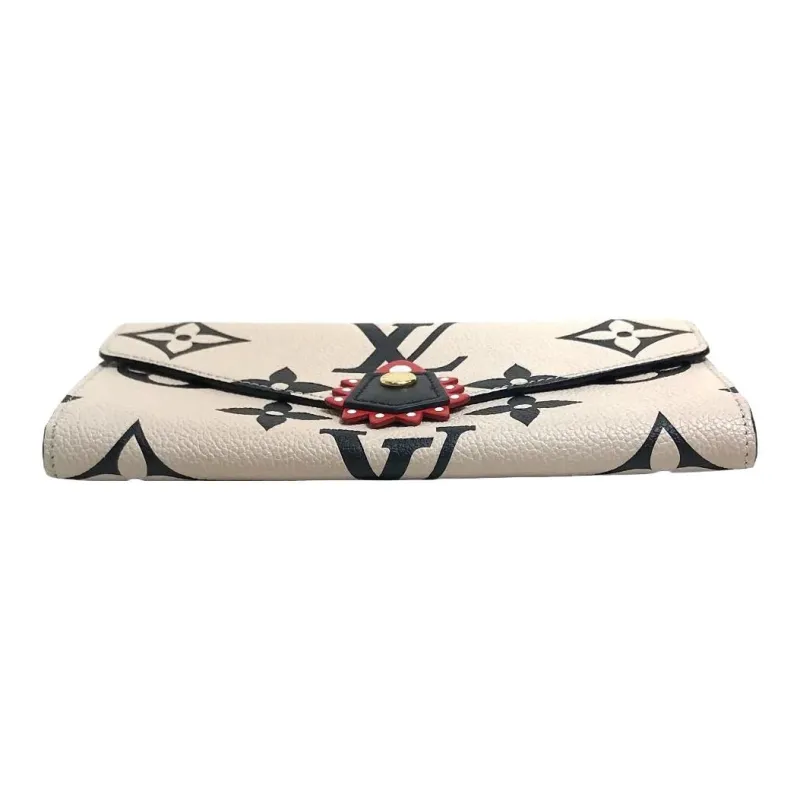 LOUIS VUITTON Crafty Sarah Wallet 16 Card Slot Cream-2